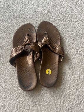 Chico’s Metallic Bronze flat thong Knotted Slide Sandals